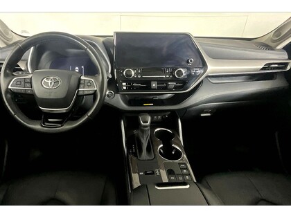 used 2023 Toyota Highlander car, priced at $51,998