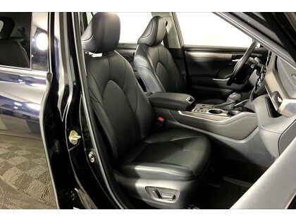 used 2023 Toyota Highlander car, priced at $51,998