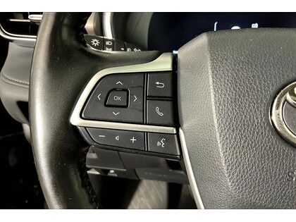used 2023 Toyota Highlander car, priced at $51,998
