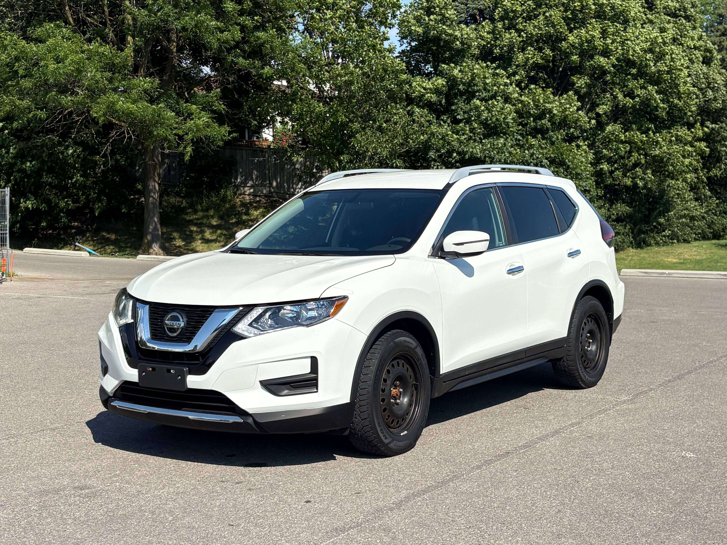 White 2020 Nissan Rogue SUV / Crossover Front-Wheel Drive Automatic