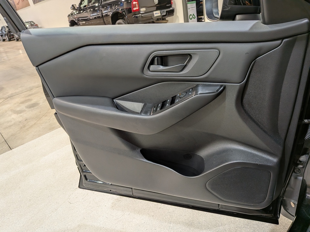 Nissan Rogue 2024