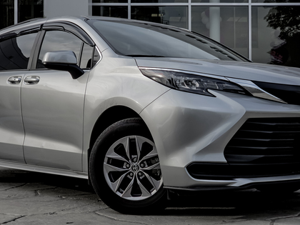 used 2024 Toyota Sienna car, priced at $50,499
