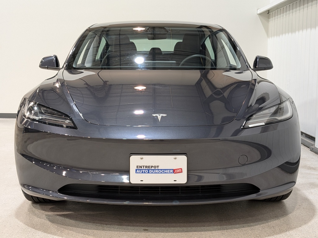 Tesla Model 3 2024