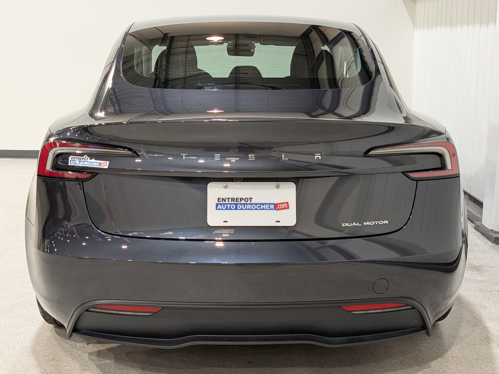 Tesla Model 3 2024