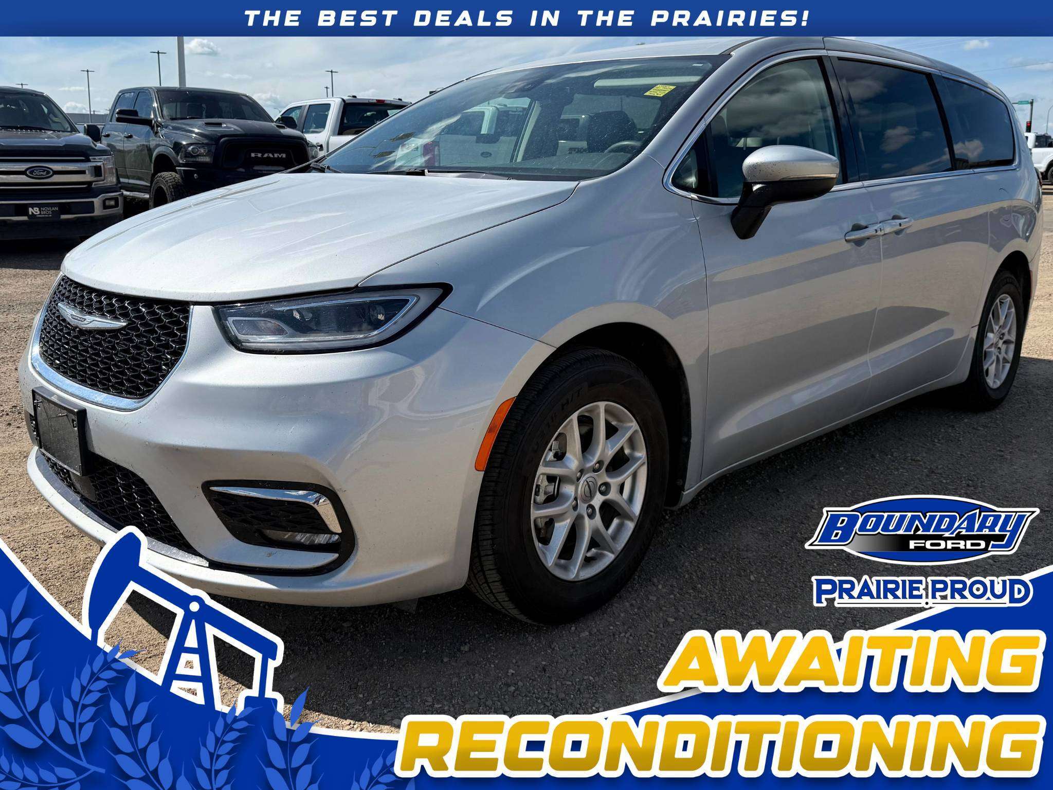 Silver 2023 Chrysler Pacifica Minivan Front-Wheel Drive 9-Speed Automatic