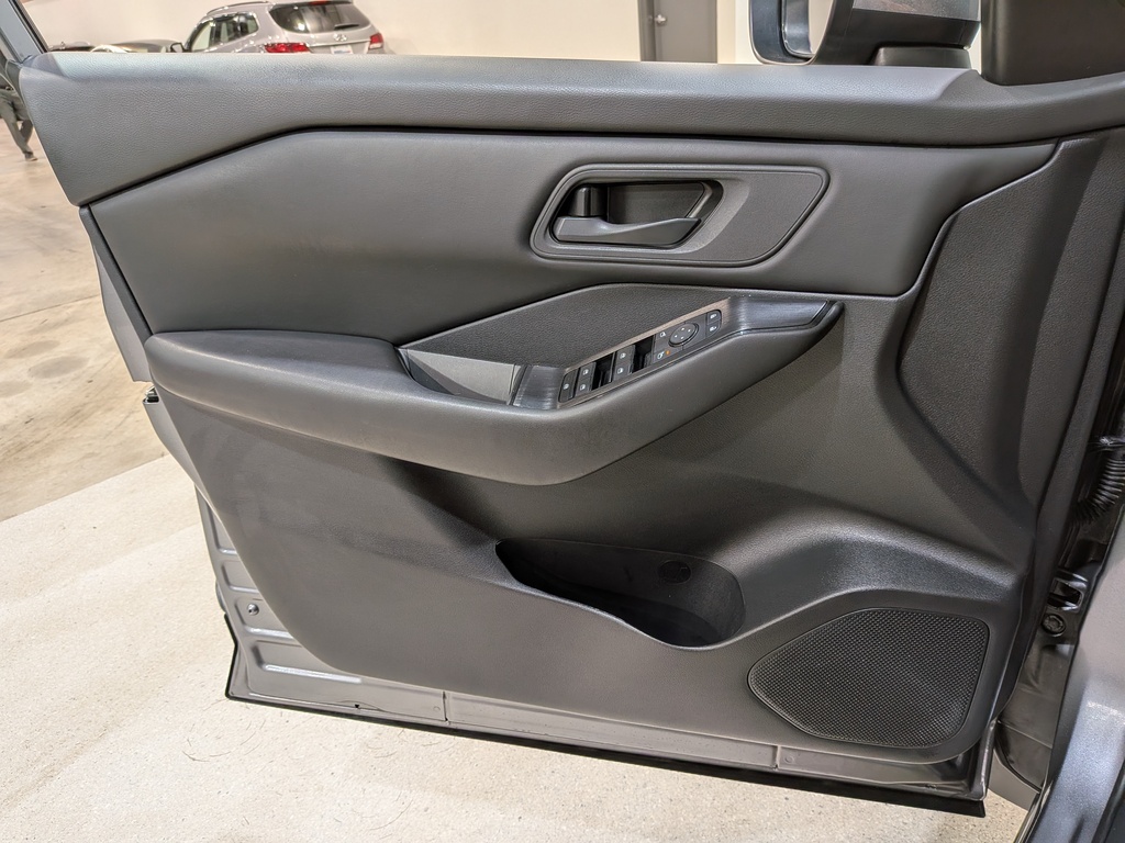 Nissan Rogue 2024