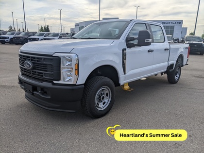 White 2026 Ford F-250 Super Duty Pickup Truck Four-Wheel Drive Automatic