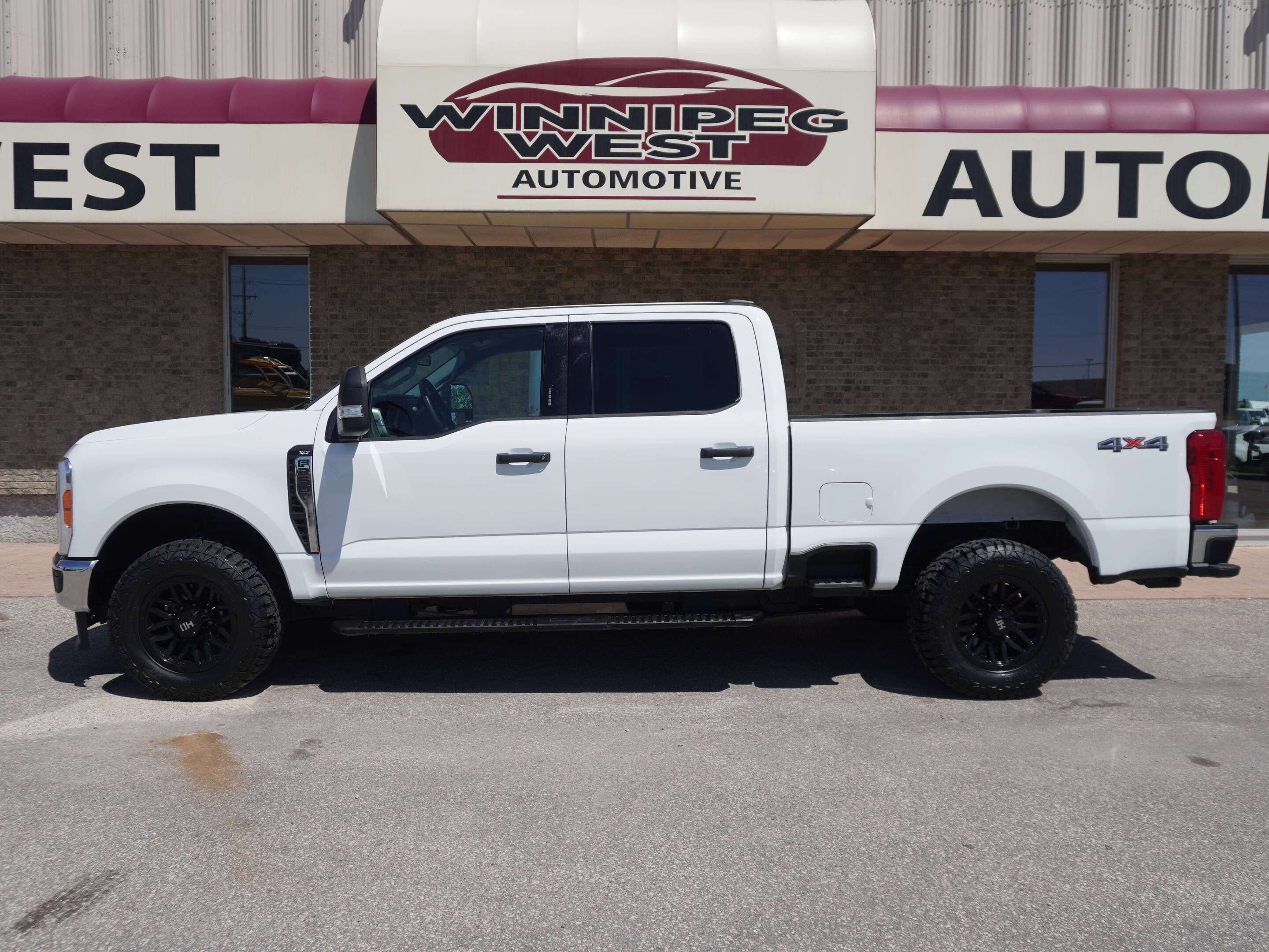 2023 Ford F-250 Super Duty XLT Crew Cab 4WD
