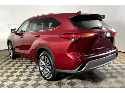 used 2020 Toyota Highlander car, priced at $36,998