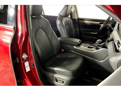 used 2020 Toyota Highlander car, priced at $36,998