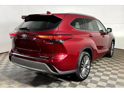 used 2020 Toyota Highlander car, priced at $36,998