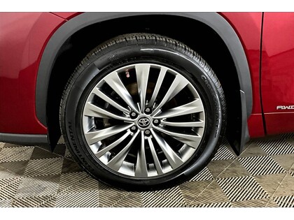 used 2020 Toyota Highlander car, priced at $36,998