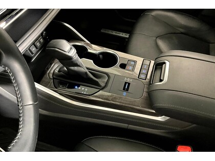 used 2020 Toyota Highlander car, priced at $36,998