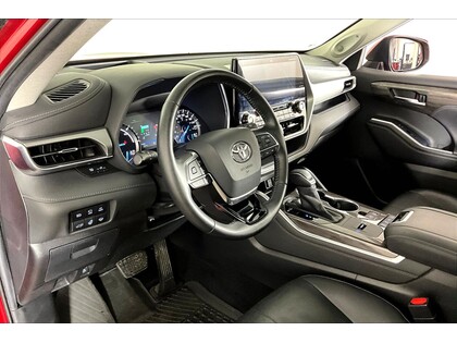 used 2020 Toyota Highlander car, priced at $36,998