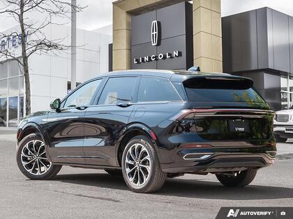 used 2025 Lincoln Nautilus car, priced at $57,800