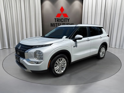 White 2024 Mitsubishi Outlander Hybrid Plug-in SUV / Crossover 1-Speed Automatic