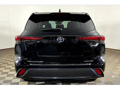 used 2021 Toyota Highlander car, priced at $40,998