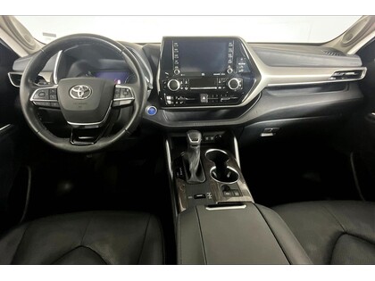 used 2021 Toyota Highlander car, priced at $40,998