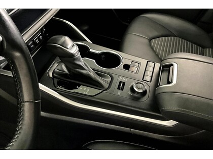 used 2021 Toyota Highlander car, priced at $40,998