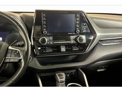 used 2021 Toyota Highlander car, priced at $40,998
