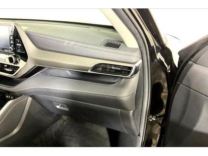 used 2021 Toyota Highlander car, priced at $40,998