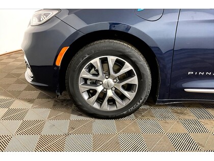 used 2023 Chrysler Pacifica Hybrid car, priced at $39,998