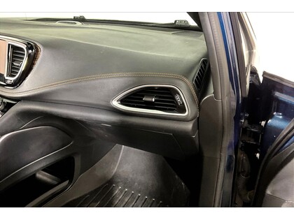 used 2023 Chrysler Pacifica Hybrid car, priced at $39,998