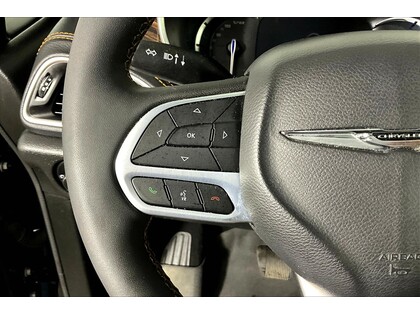 used 2023 Chrysler Pacifica Hybrid car, priced at $39,998