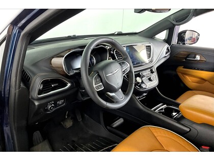 used 2023 Chrysler Pacifica Hybrid car, priced at $39,998
