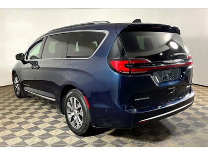 used 2023 Chrysler Pacifica Hybrid car, priced at $39,998