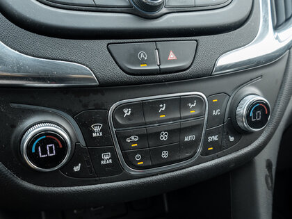 used 2022 Chevrolet Equinox car, priced at $23,495