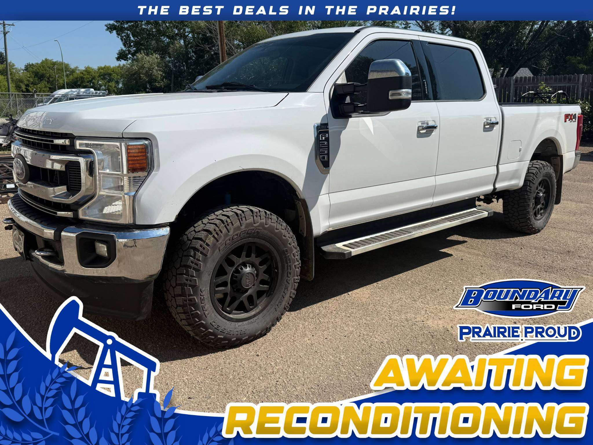 White 2022 Ford F-250 Super Duty Pickup Truck Four-Wheel Drive Automatic