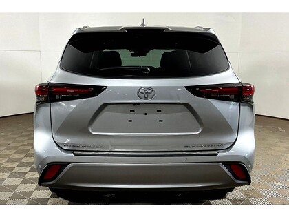 used 2024 Toyota Highlander car, priced at $51,998