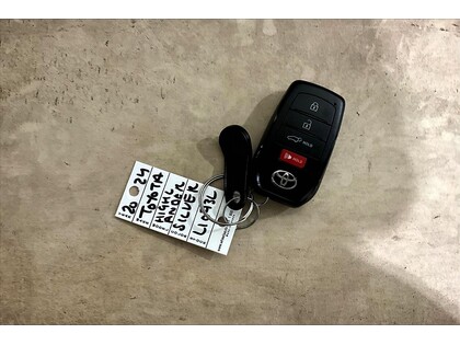 used 2024 Toyota Highlander car, priced at $51,998