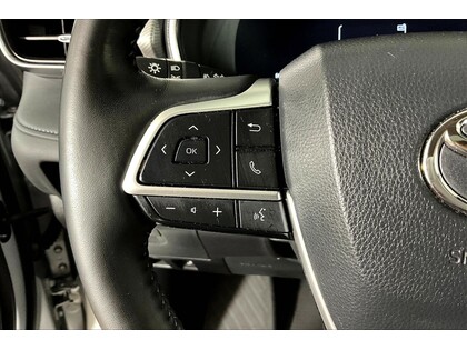 used 2024 Toyota Highlander car, priced at $51,998