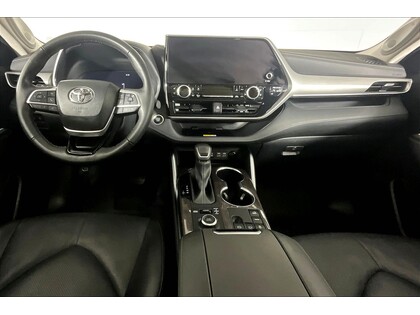used 2024 Toyota Highlander car, priced at $51,998