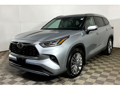 used 2024 Toyota Highlander car, priced at $51,998