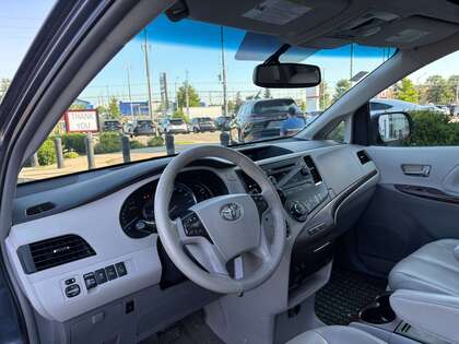 used 2014 Toyota Sienna car