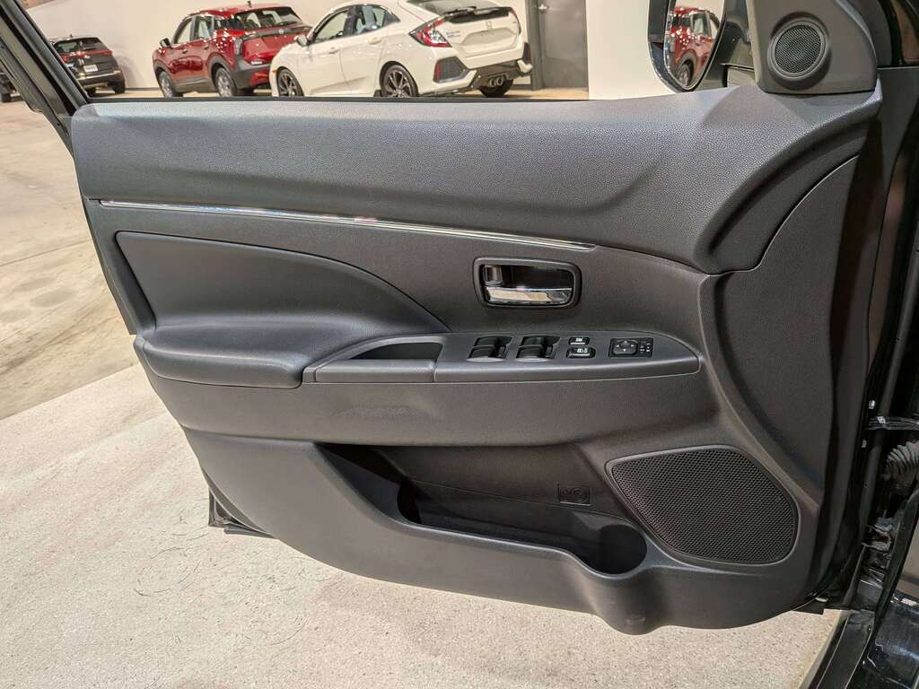 Mitsubishi RVR 2023