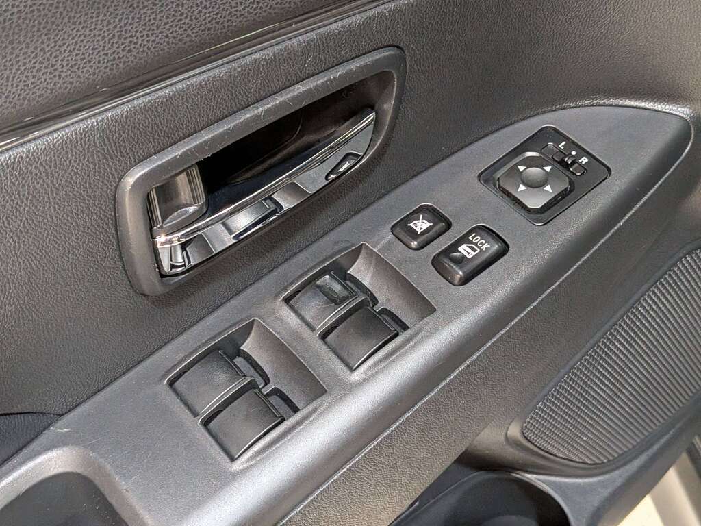 Mitsubishi RVR 2023