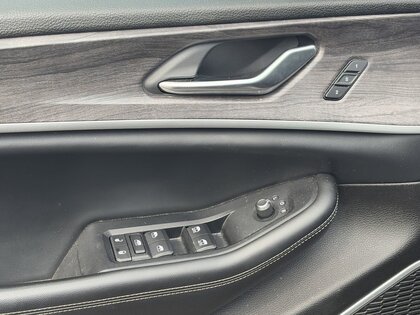 used 2022 Jeep Grand Cherokee car, priced at $37,995