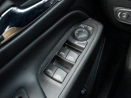 used 2022 Chevrolet Equinox car, priced at $23,295