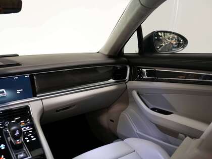 used 2017 Porsche Panamera car