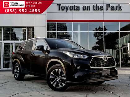 used 2025 Toyota Highlander car, priced at $50,995