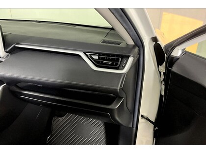 used 2021 Toyota RAV4 car, priced at $28,998