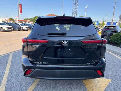 used 2022 Toyota Highlander car, priced at $38,995