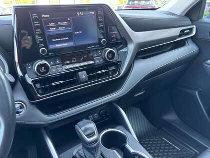 used 2022 Toyota Highlander car, priced at $38,995