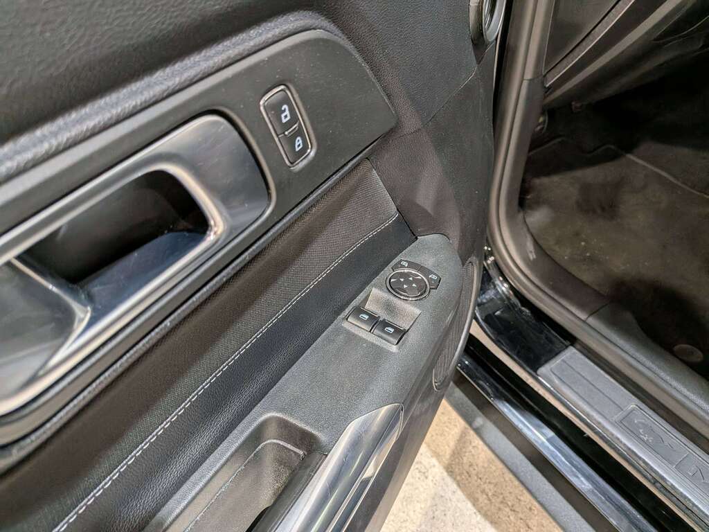 Ford Mustang 2021