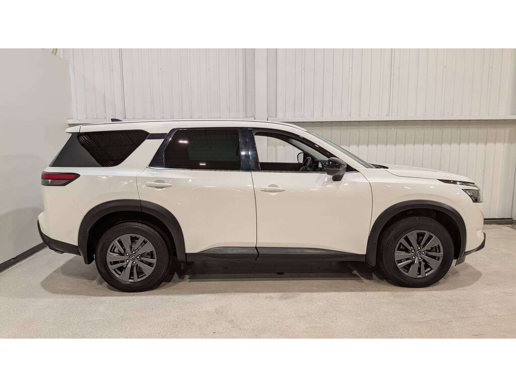 Nissan Pathfinder 2024