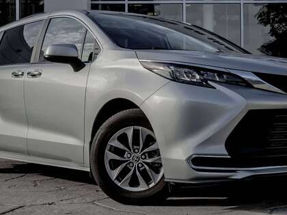 used 2024 Toyota Sienna car, priced at $51,111